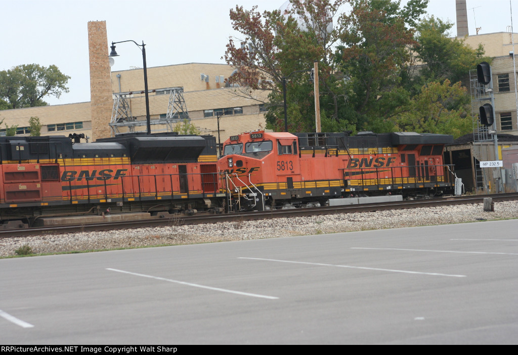 BNSF 5813